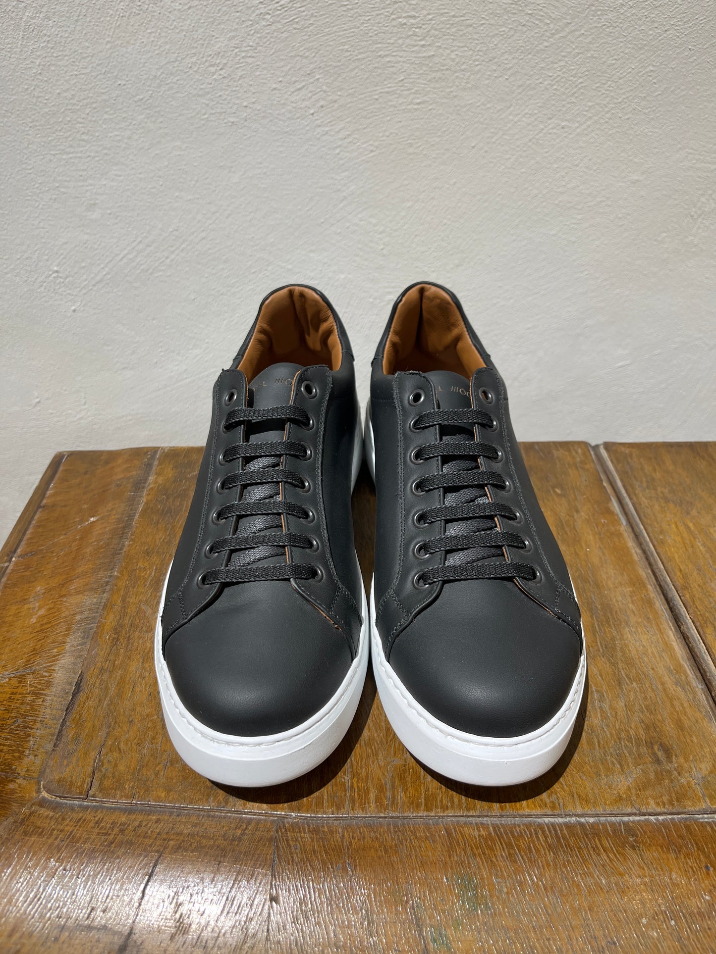 Sneakers Essential nera